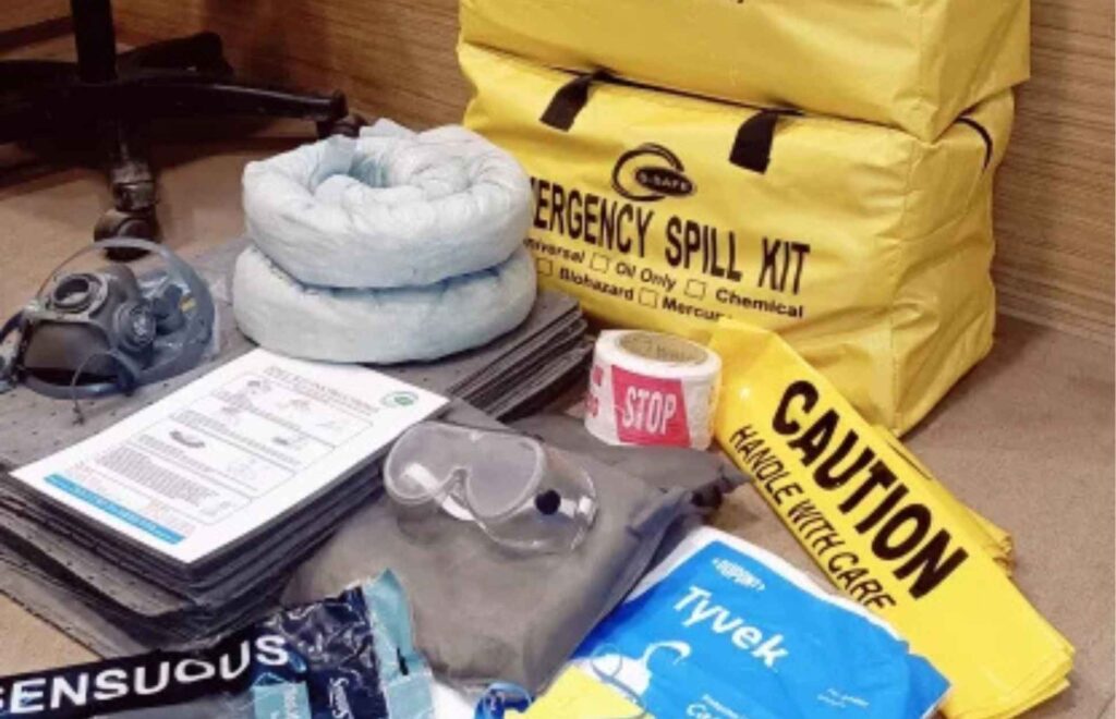 Industrial Absorbent Pads And Granules For Hydraulic Oil Spill Cleanup On Concrete Surfaces
